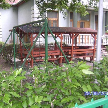 Szemesi Villa Balatonszarszo Exterior photo