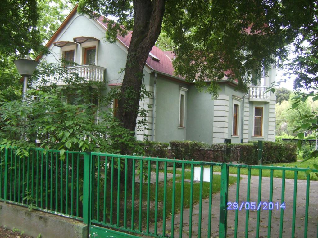 Szemesi Villa Balatonszarszo Exterior photo